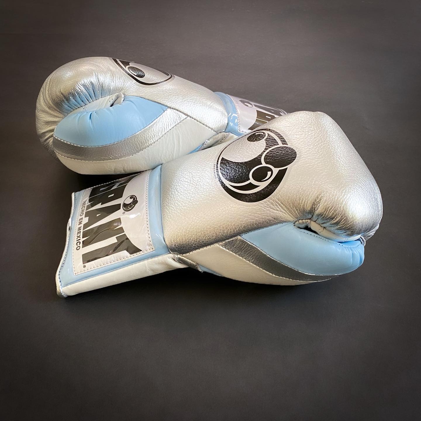 Personalized boxing glove, just like orignal Grant Gloves