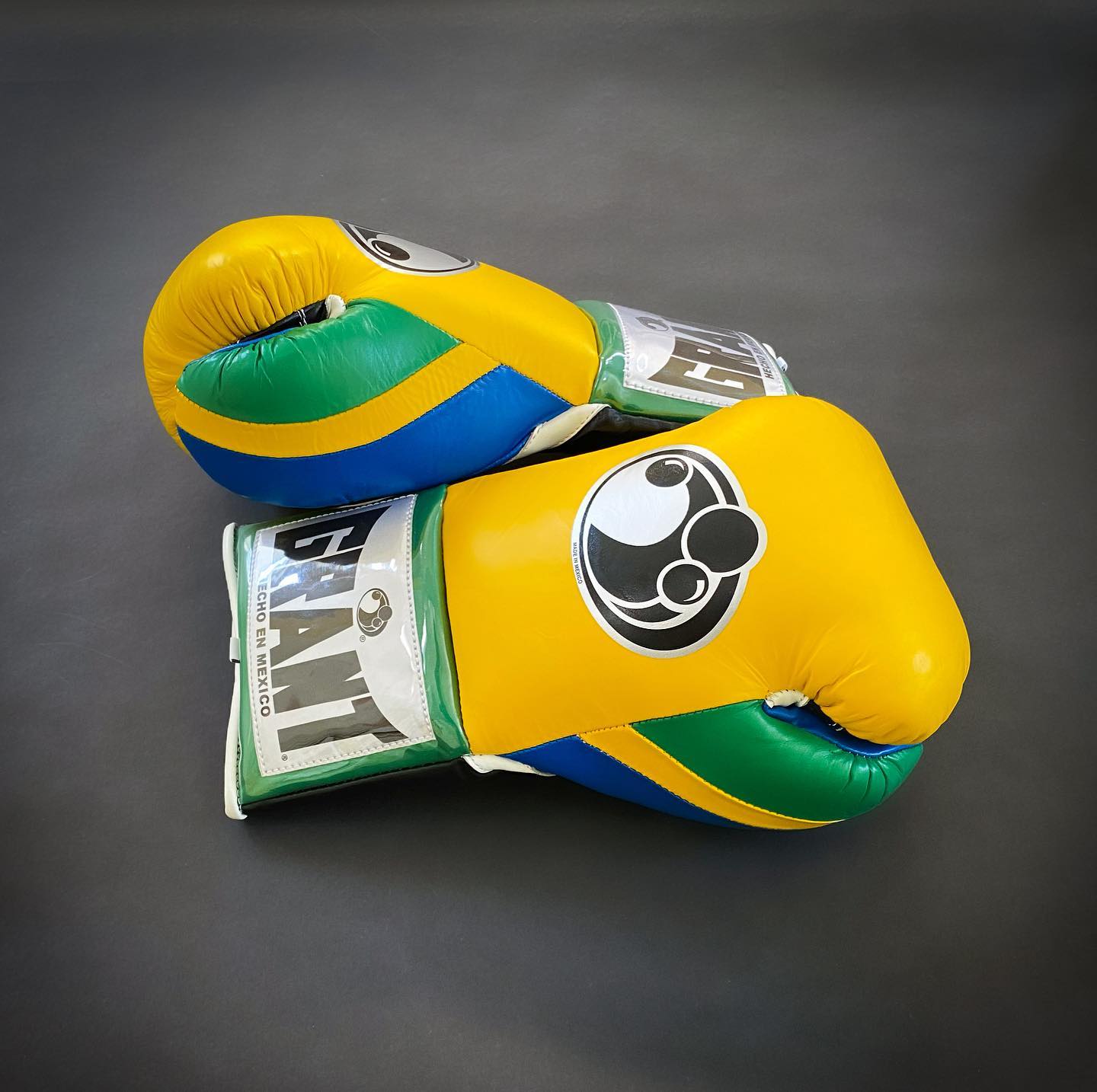 Personalized boxing glove, just like orignal Grant Gloves