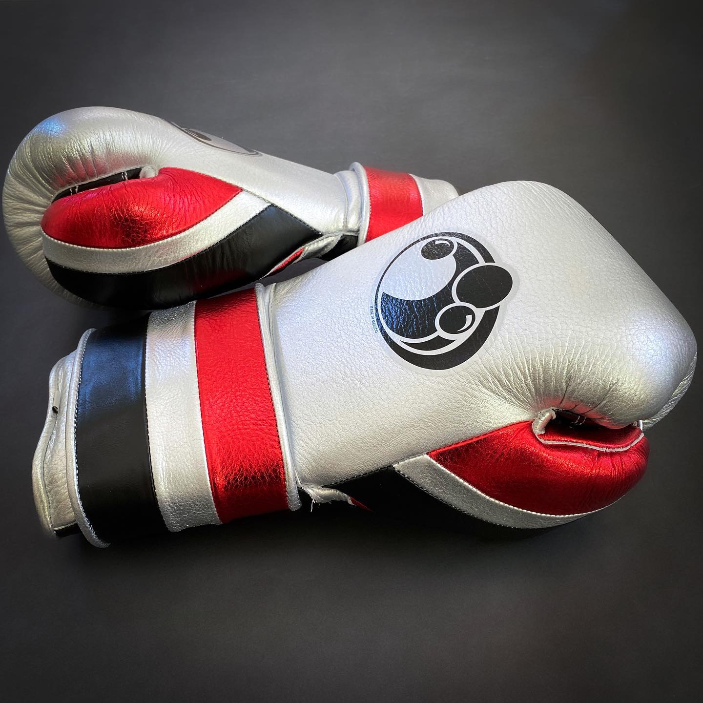 Personalized boxing glove, just like orignal Grant Gloves