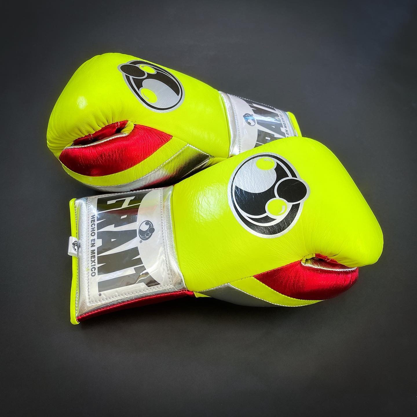 Personalized boxing glove, just like orignal Grant Gloves