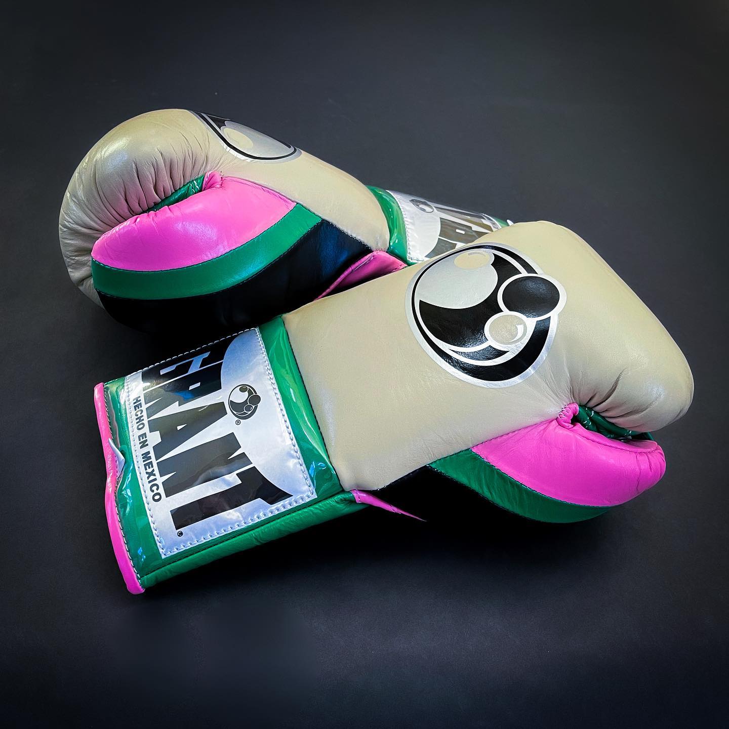 Personalized boxing glove, just like orignal Grant Gloves