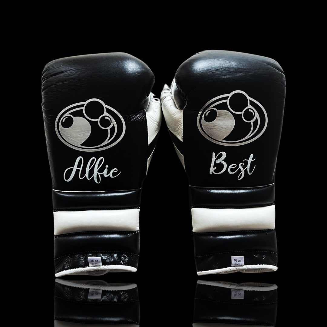 Personalized boxing set, just like orignal