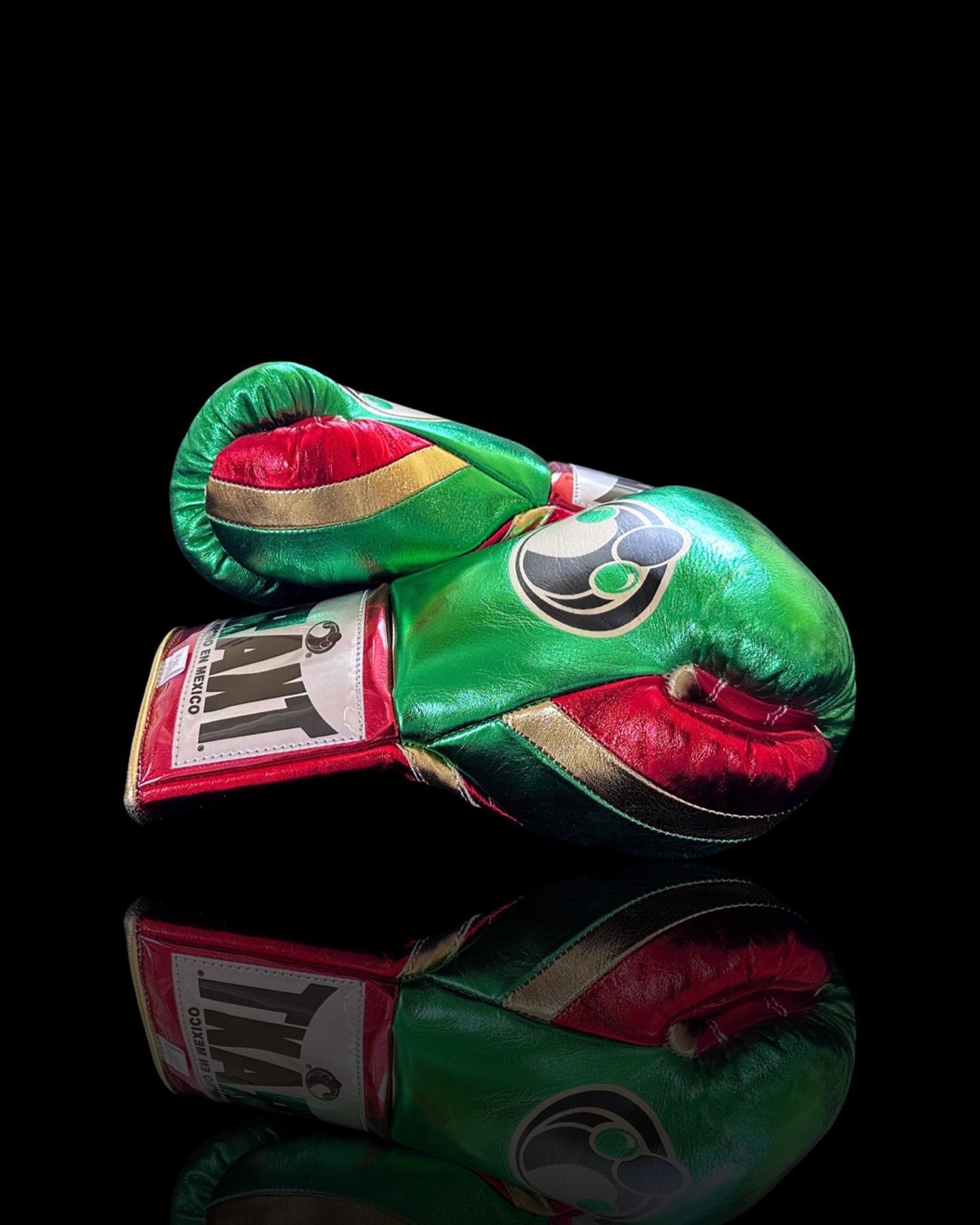 Personalized boxing glove, just like orignal_BN