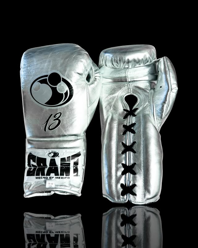 Personalized boxing glove, just like orignal_BN