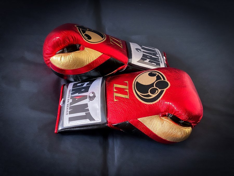 Personalized boxing glove, just like orignal Grant Gloves