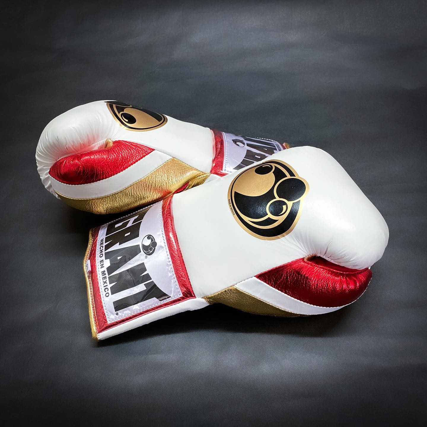 Personalized boxing glove, just like orignal Grant Gloves