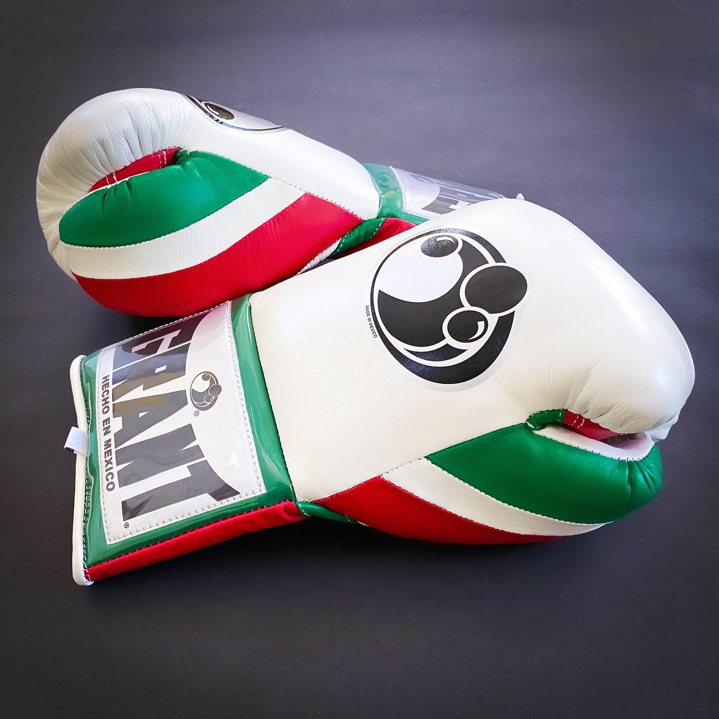 Personalized boxing glove, just like orignal Grant Gloves