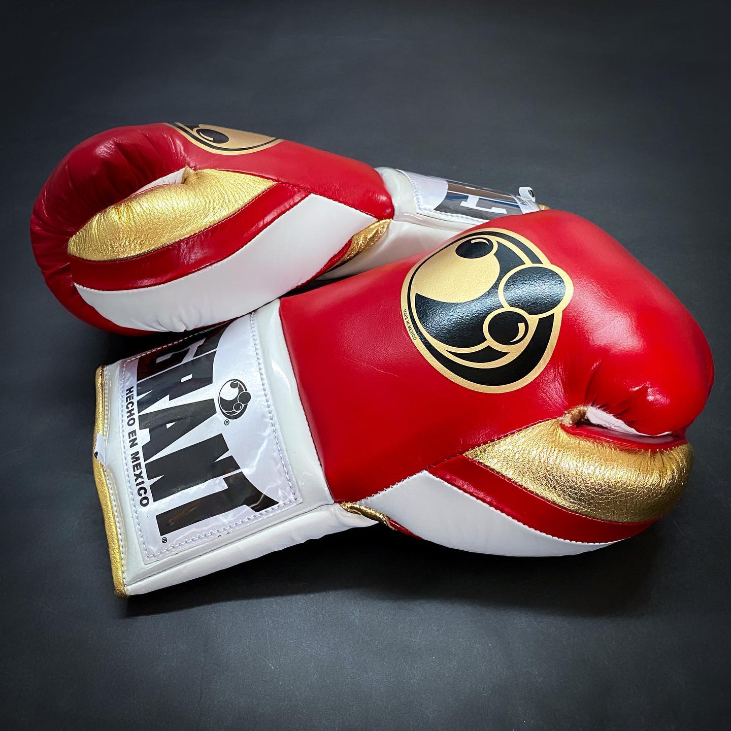 Personalized boxing glove, just like orignal Grant Gloves