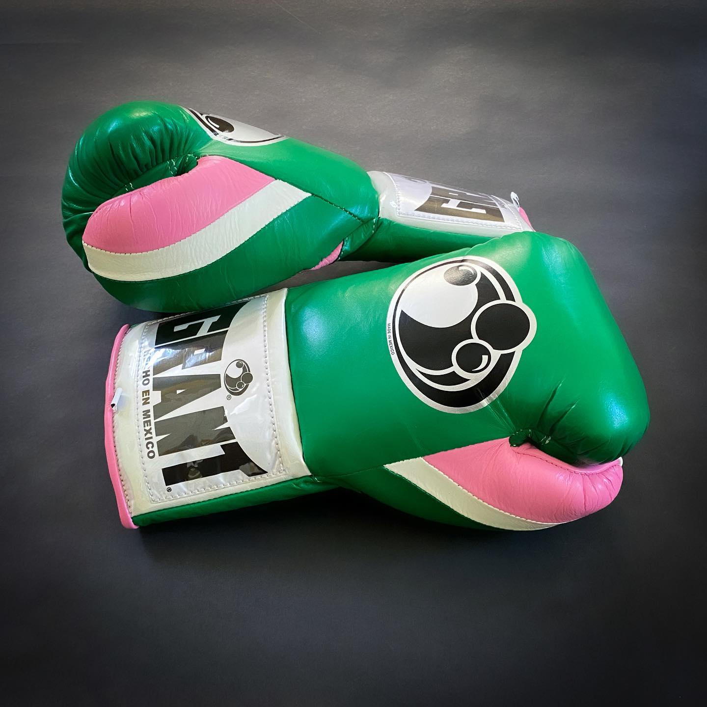 Personalized boxing glove, just like orignal Grant Gloves