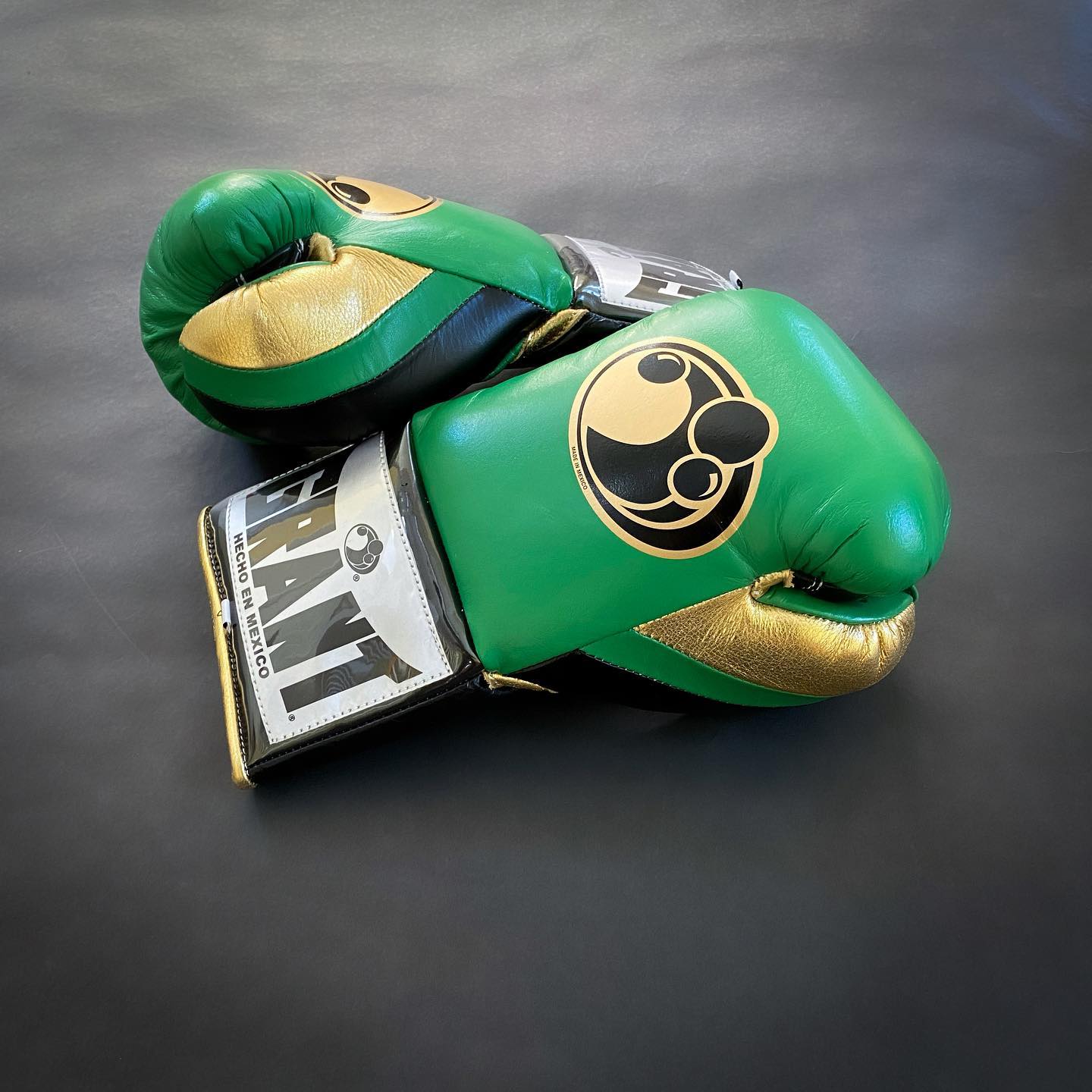 Personalized boxing glove, just like orignal Grant Gloves
