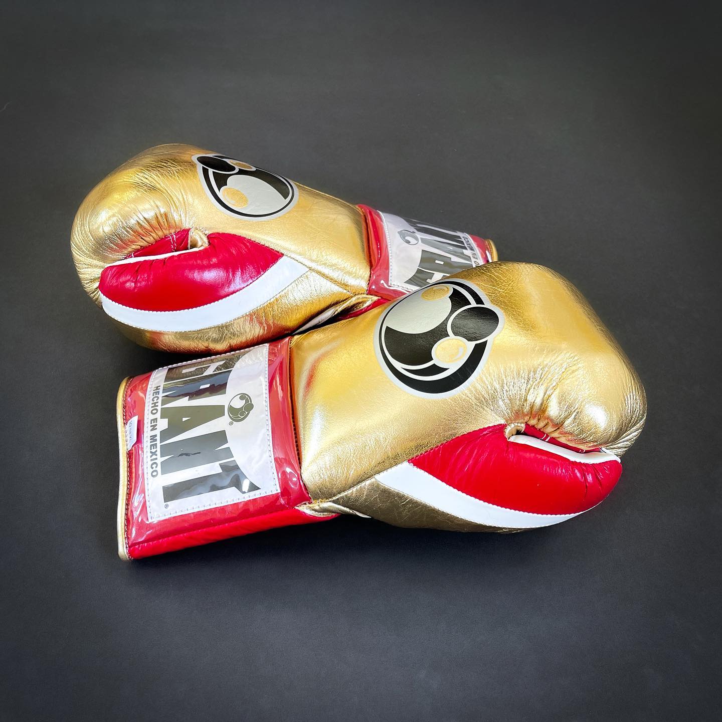 Personalized boxing glove, just like orignal Grant Gloves