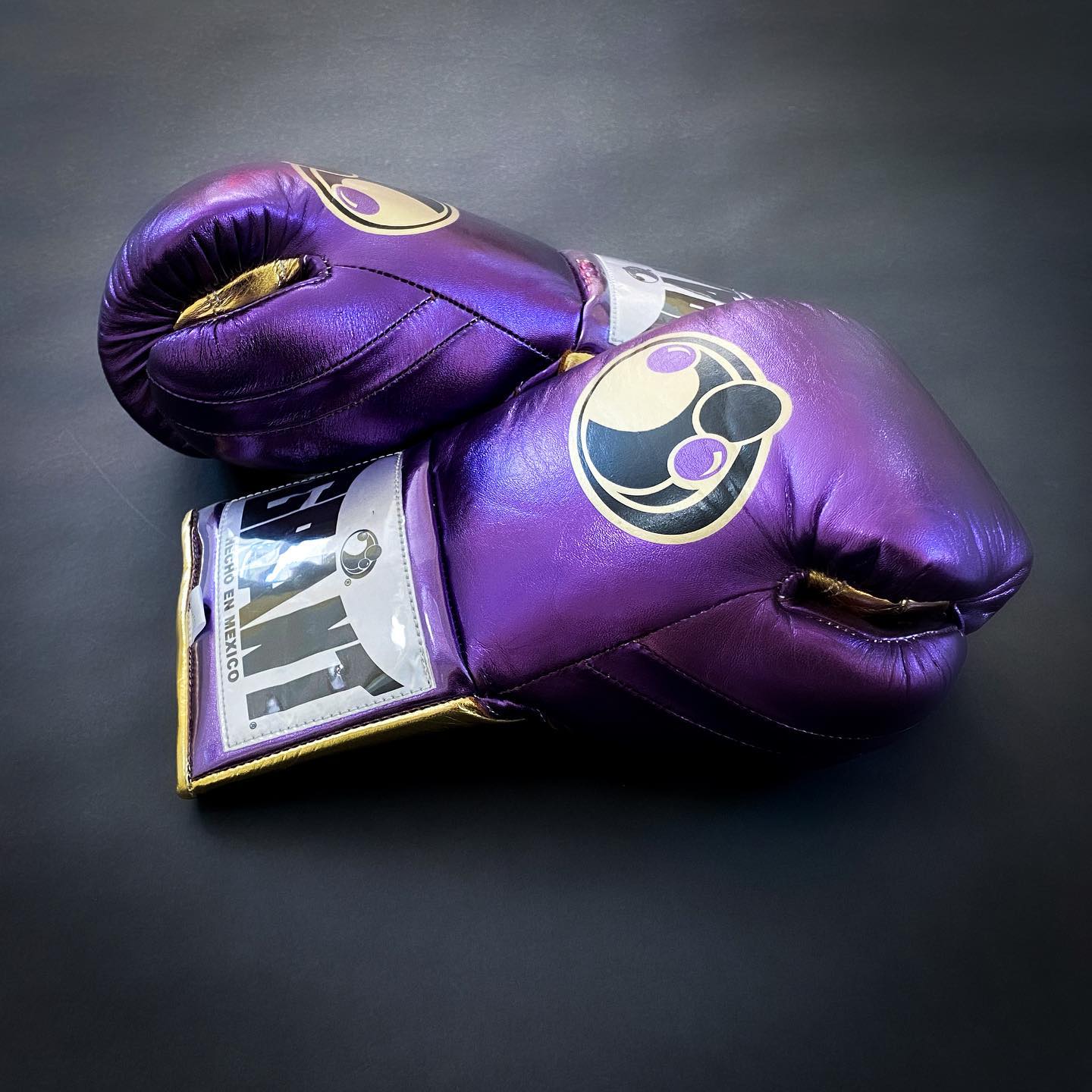Personalized boxing glove, just like orignal_BN
