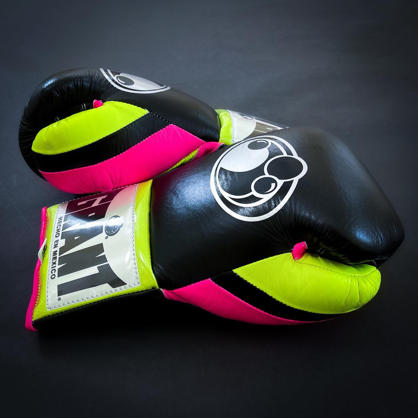 Personalized boxing glove, just like orignal Grant Gloves