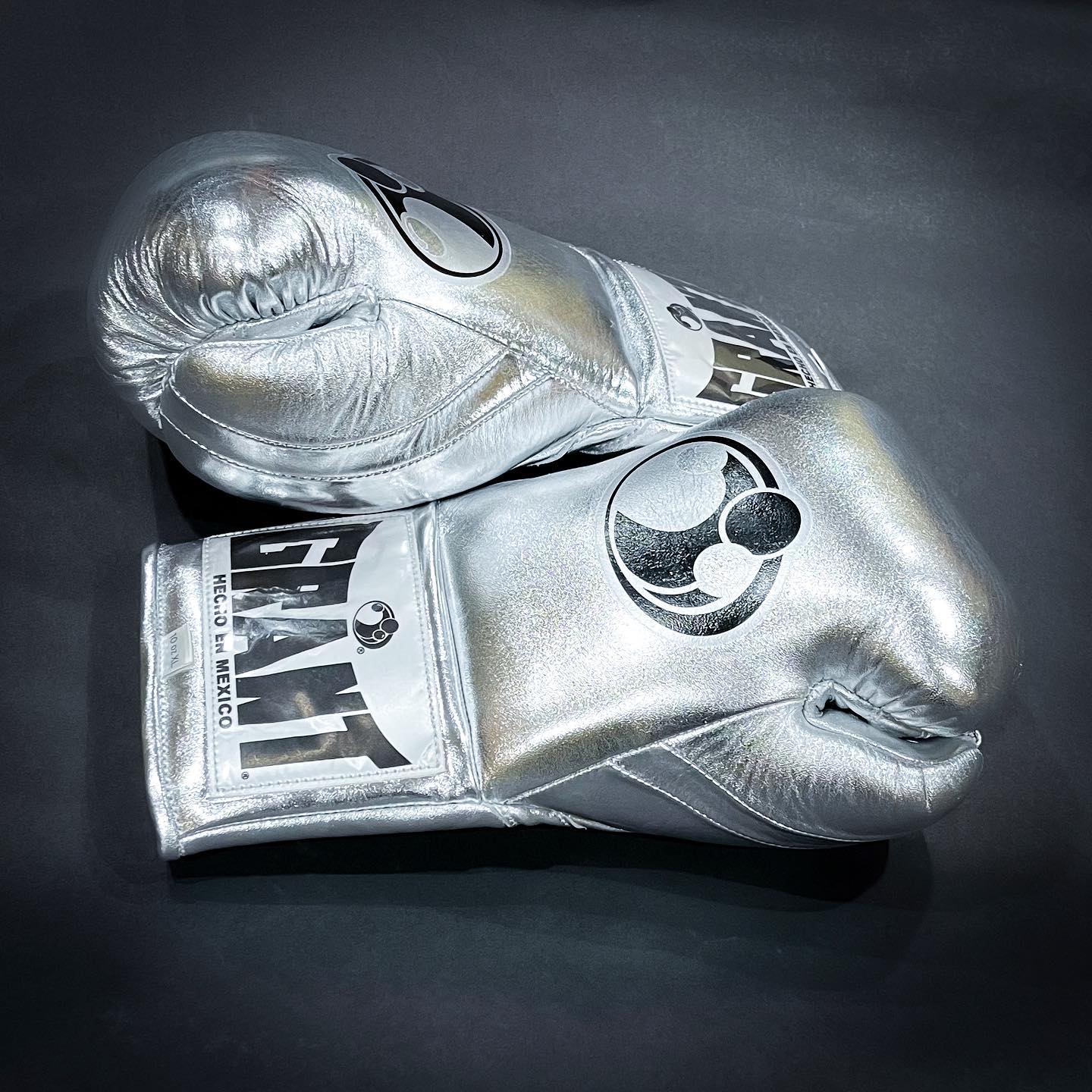 Personalized boxing glove, just like orignal Grant Gloves