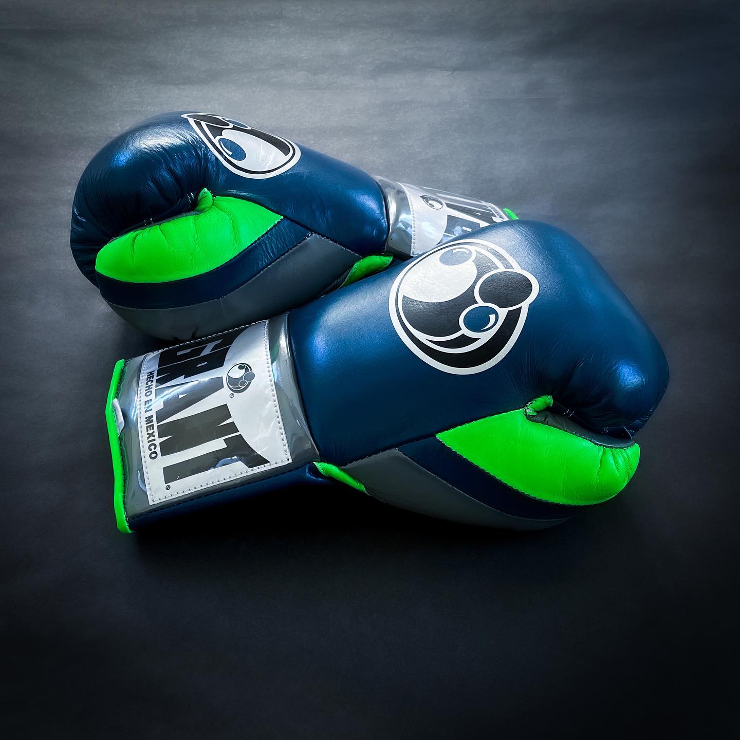 Personalized boxing glove, just like orignal Grant Gloves