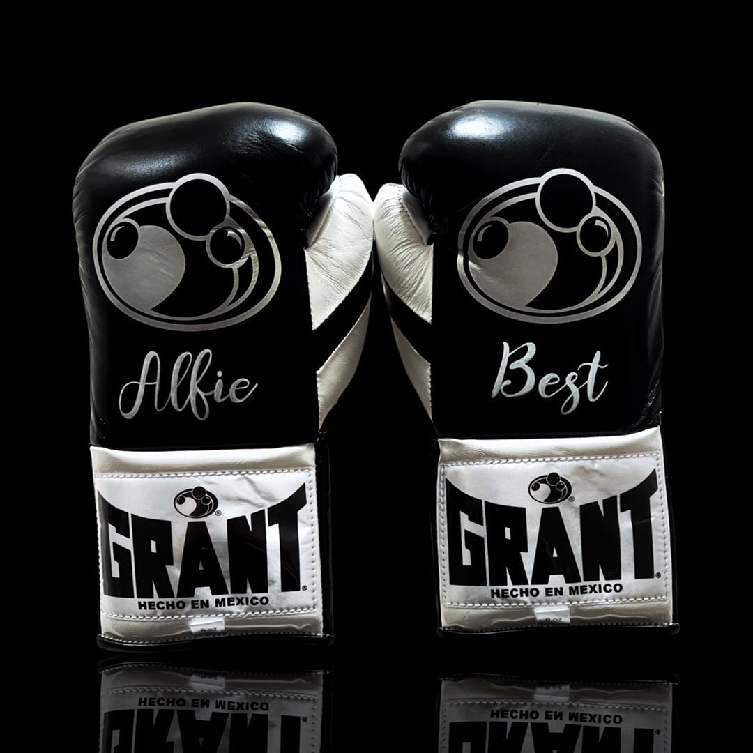 Personalized boxing set, just like orignal