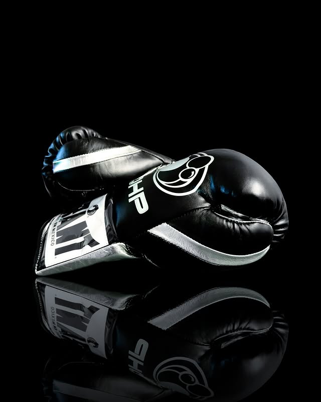 Personalized boxing glove, just like orignal_BN