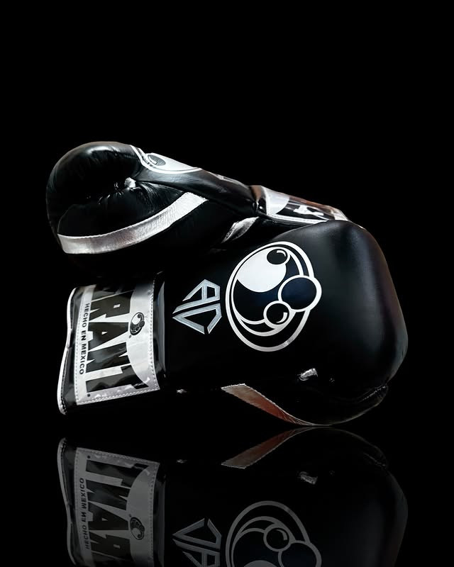 Personalized boxing glove, just like orignal_BN