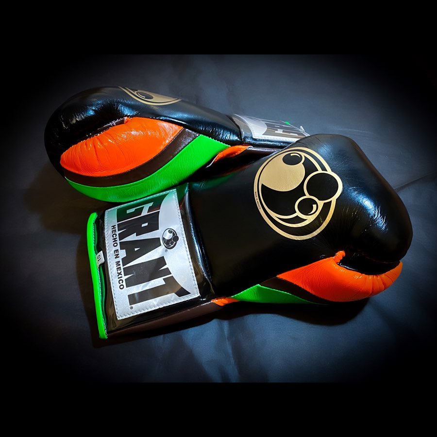 Personalized boxing glove, just like orignal Grant Gloves