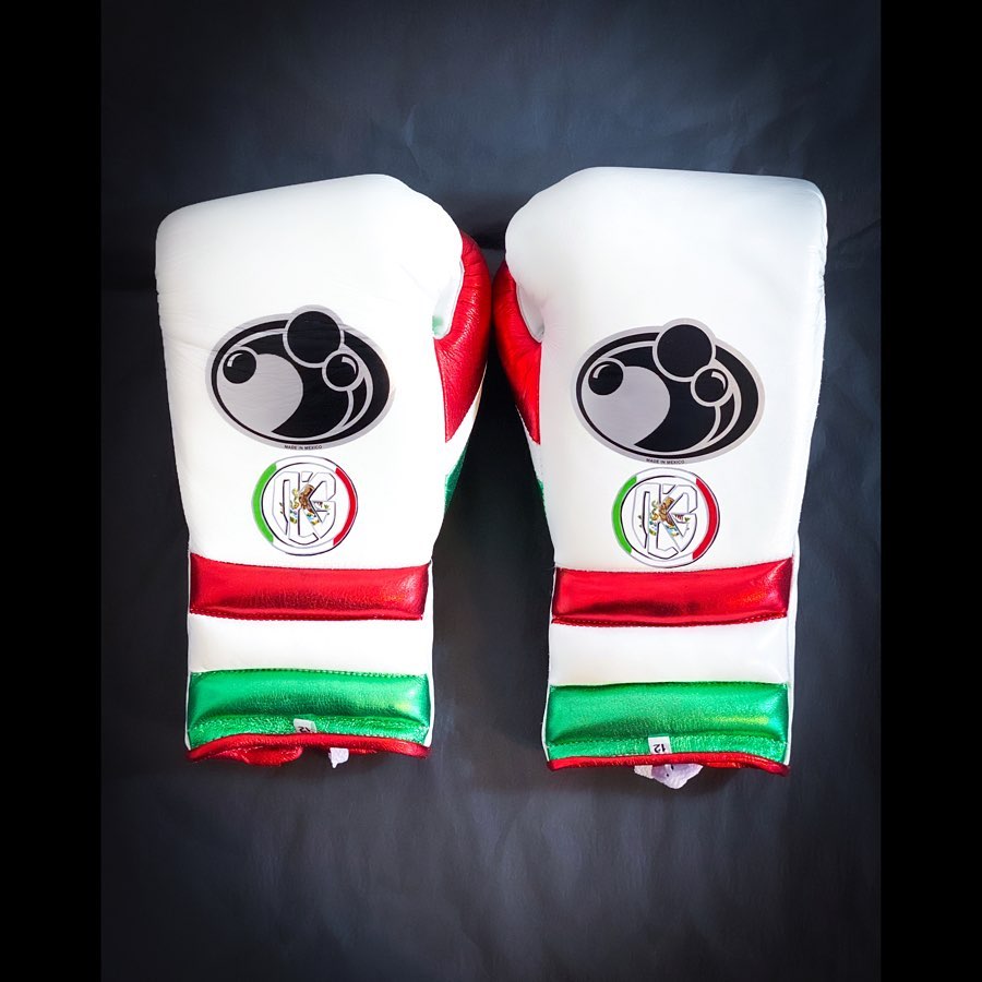 Personalized boxing glove, just like orignal Grant Gloves
