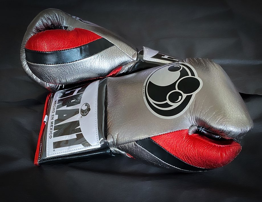 Personalized boxing glove, just like orignal Grant Gloves