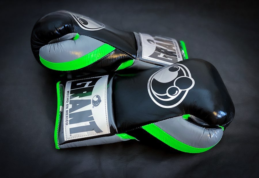 Personalized boxing glove, just like orignal Grant Gloves
