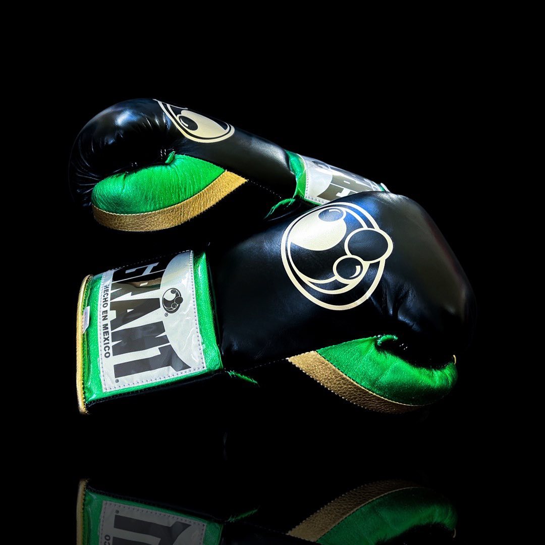 Personalized boxing glove, just like orignal_BN