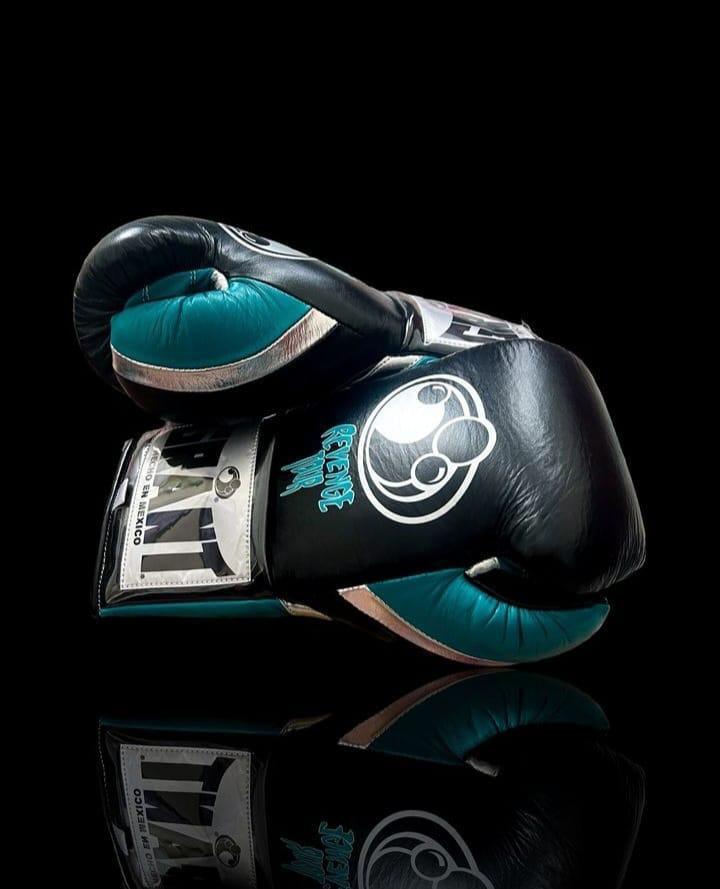 Personalized boxing glove, just like orignal Grant Gloves