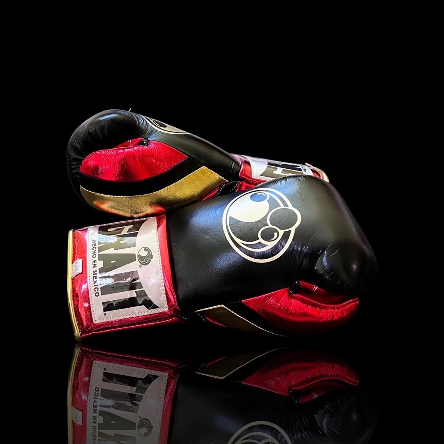 Personalized boxing glove, just like orignal_BN
